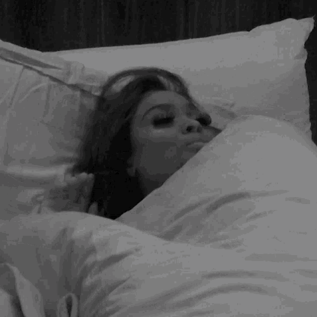 Going Back To Slapen Trina Njoroge Animatie Gif